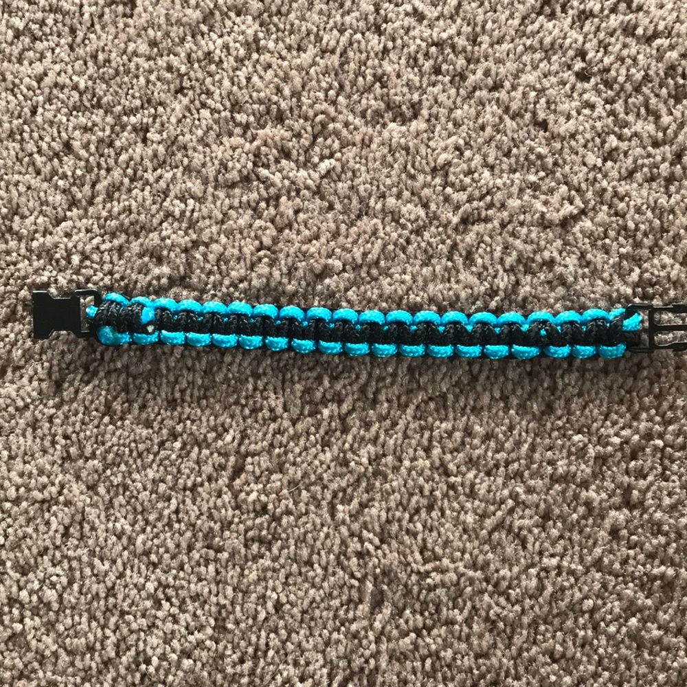Turquoise paracord clip bracelet